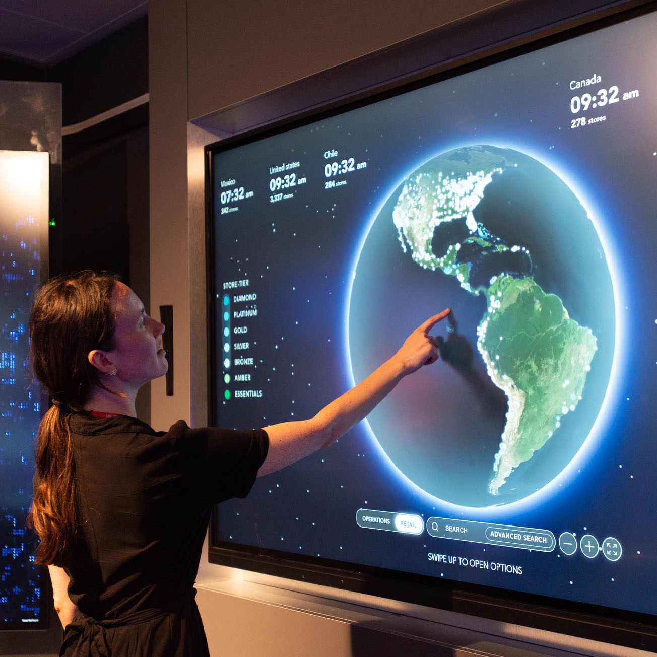Erle Monfils exploring the touch screen operational map Erle Monfils exploring the touch screen operational map