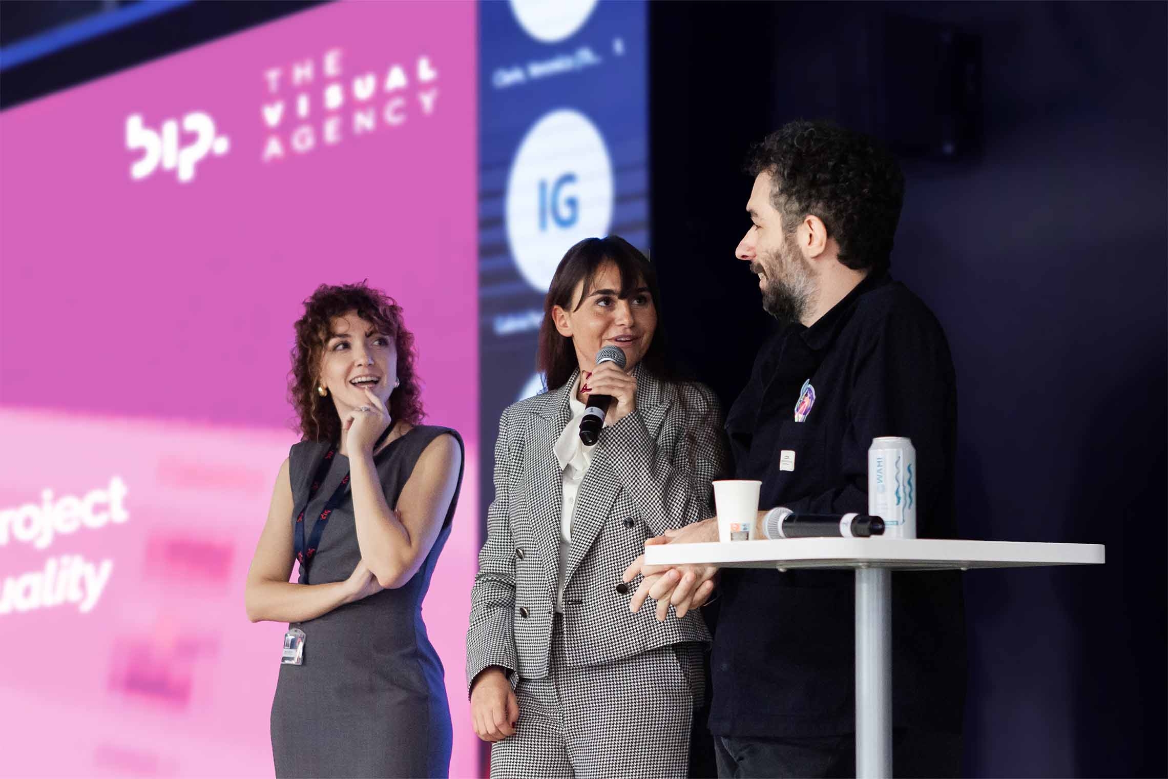 Alessia Pepe and Francesca Spina of Bip's Centre of Excellence Sustainability with Giulio Bertolotti of The Visual Agency during the Q&A of the event, Nimbo: video automation project that tells the story of air quality Alessia Pepe and Francesca Spina of Bip's Centre of Excellence Sustainability with Giulio Bertolotti of The Visual Agency during the Q&A of the event, Nimbo: video automation project that tells the story of air quality